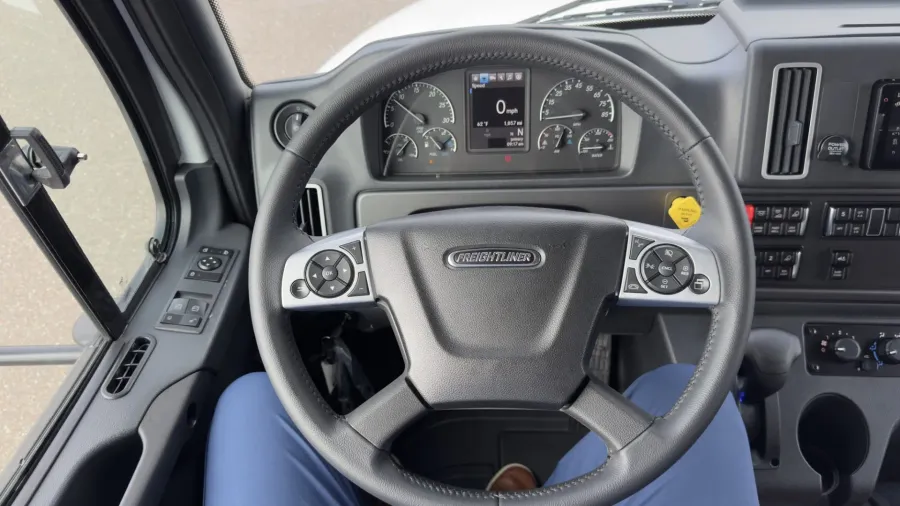 2026 Freightliner M2 106 | Photo 16 of 19