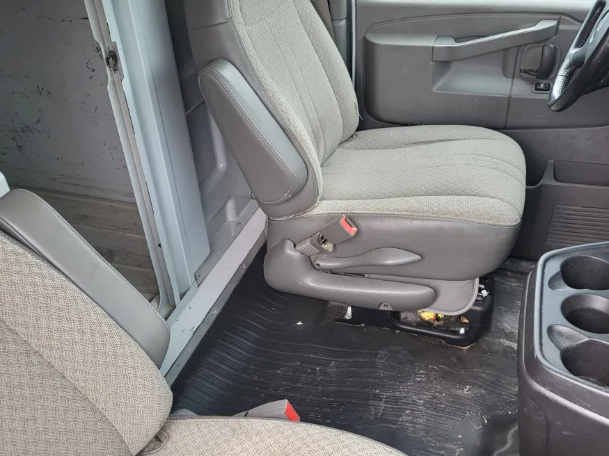 2020 GMC Savana Commercial Cutaway CUTWAY | Photo 13 of 20