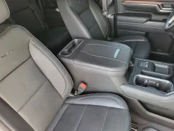 2024 GMC Sierra 2500HD Denali | Thumbnail Photo 12 of 25