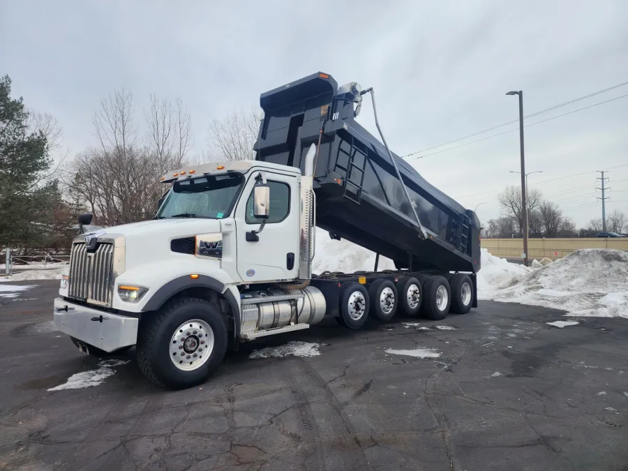 2023 Western Star 47X | Photo 5 of 14