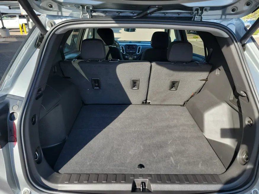 2024 Chevrolet Equinox LT | Photo 4 of 17