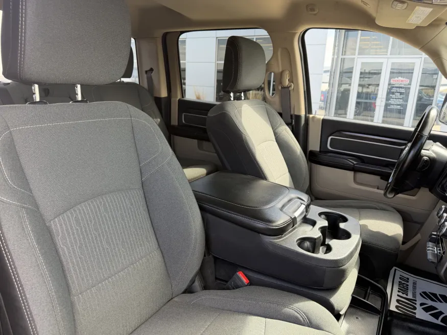 2022 RAM 2500 Big Horn | Photo 11 of 18