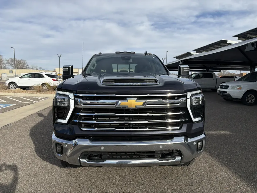 2024 Chevrolet Silverado 2500HD LTZ | Photo 7 of 20