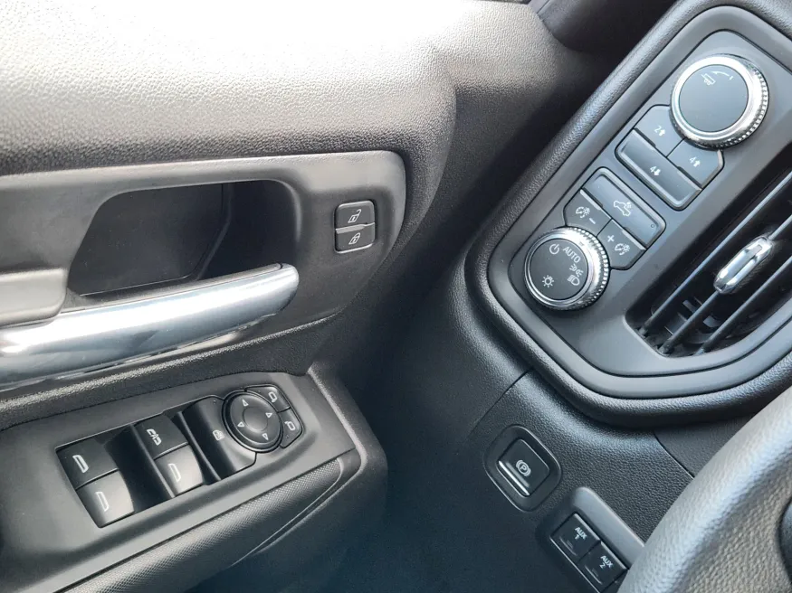 2026 GMC Sierra 2500HD Pro | Photo 16 of 21