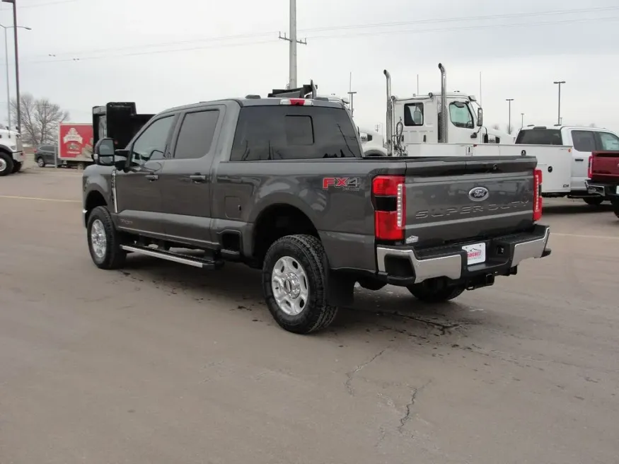 2026 Ford Super Duty F-250 XLT | Photo 4 of 26