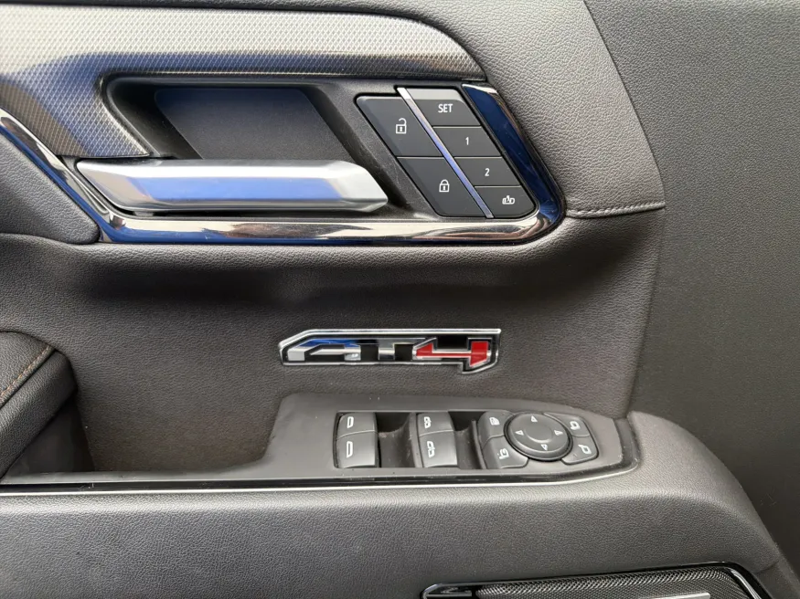 2023 GMC Sierra 1500 AT4 | Photo 11 of 20