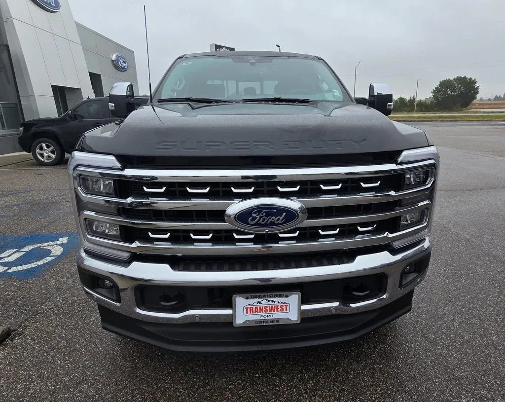 2026 Ford Super Duty F-250 | Photo 4 of 35
