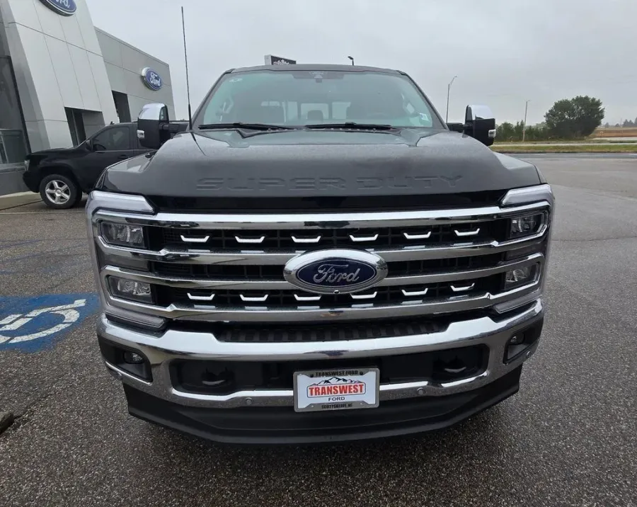 2026 Ford Super Duty F-250 | Photo 4 of 35
