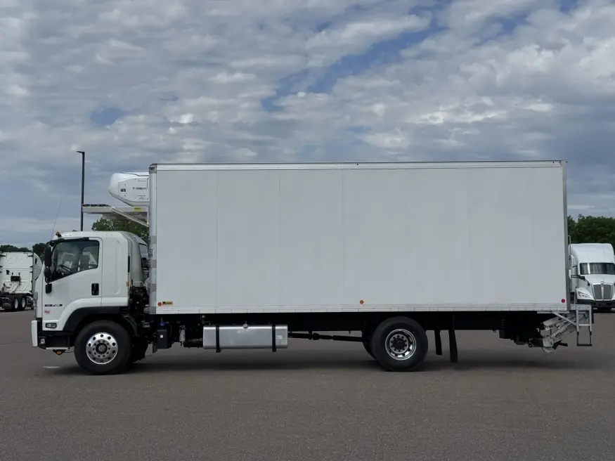 2026 Isuzu FVR | Photo 6 of 20