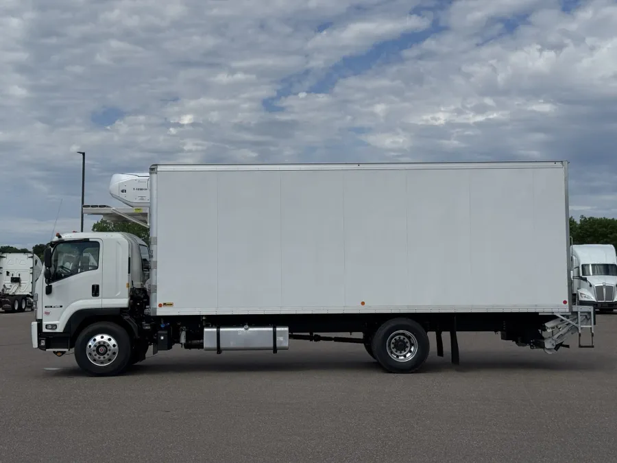 2026 Isuzu FVR | Photo 6 of 20