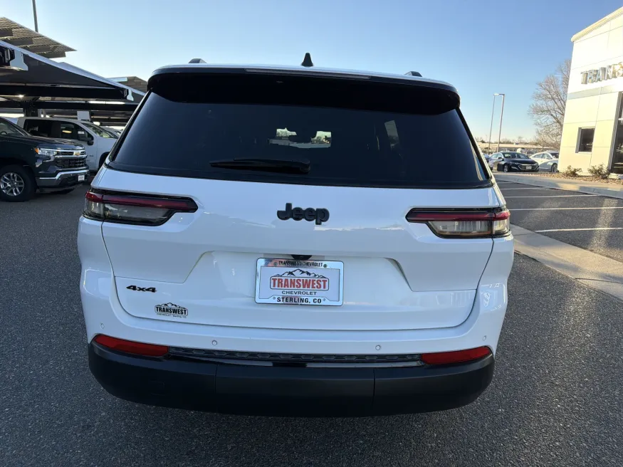 2024 Jeep Grand Cherokee L Altitude | Photo 3 of 23