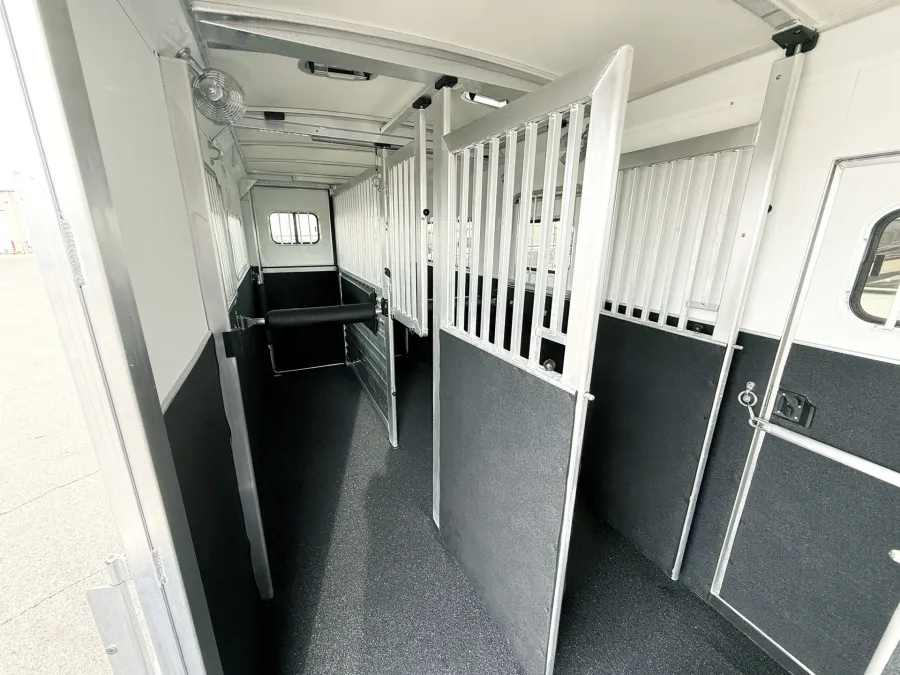 2026 Cimarron Norstar 4HGN Head to Head | Photo 9 of 22