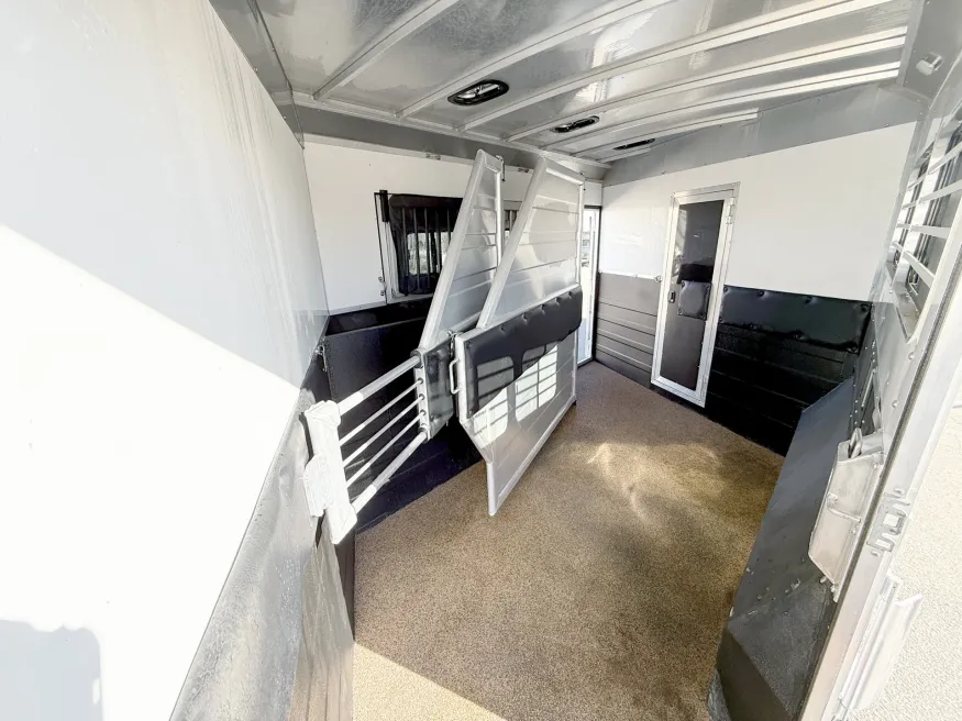 2021 Logan Coach Select 812 3HLQ | Photo 14 of 27