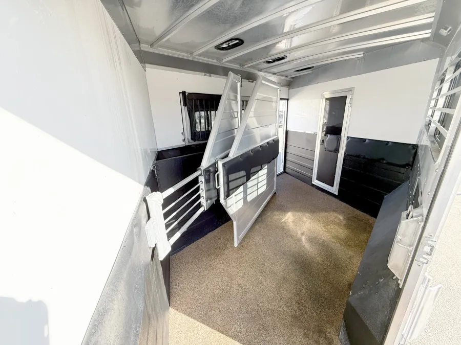 2021 Logan Coach Select 812 3HLQ | Photo 14 of 27