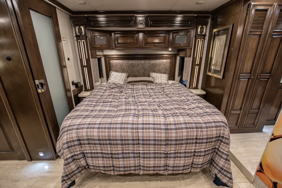 2019 Newmar Dutch Star 4369 | Photo 26 of 31