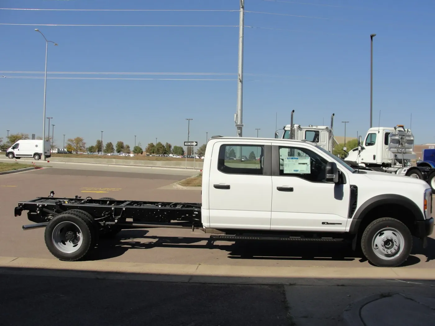 2026 Ford F-550 | Photo 4 of 16