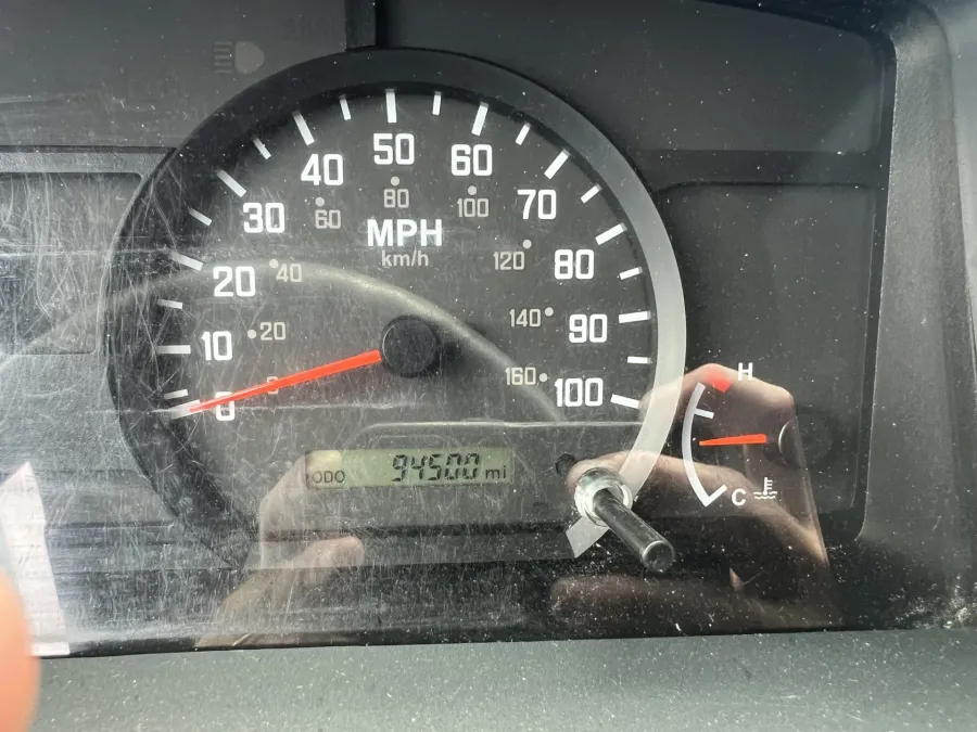 2020 Isuzu NPR | Photo 6 of 16