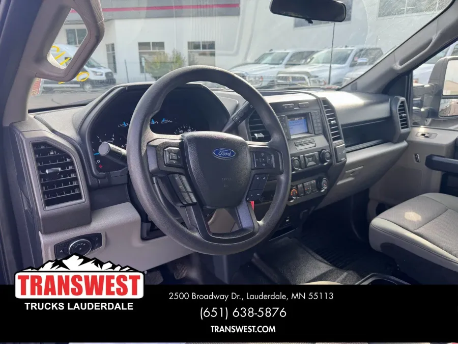 2022 Ford Super Duty F-350 XL | Photo 9 of 22