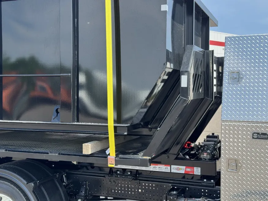 2025 Isuzu NRR | Photo 18 of 29