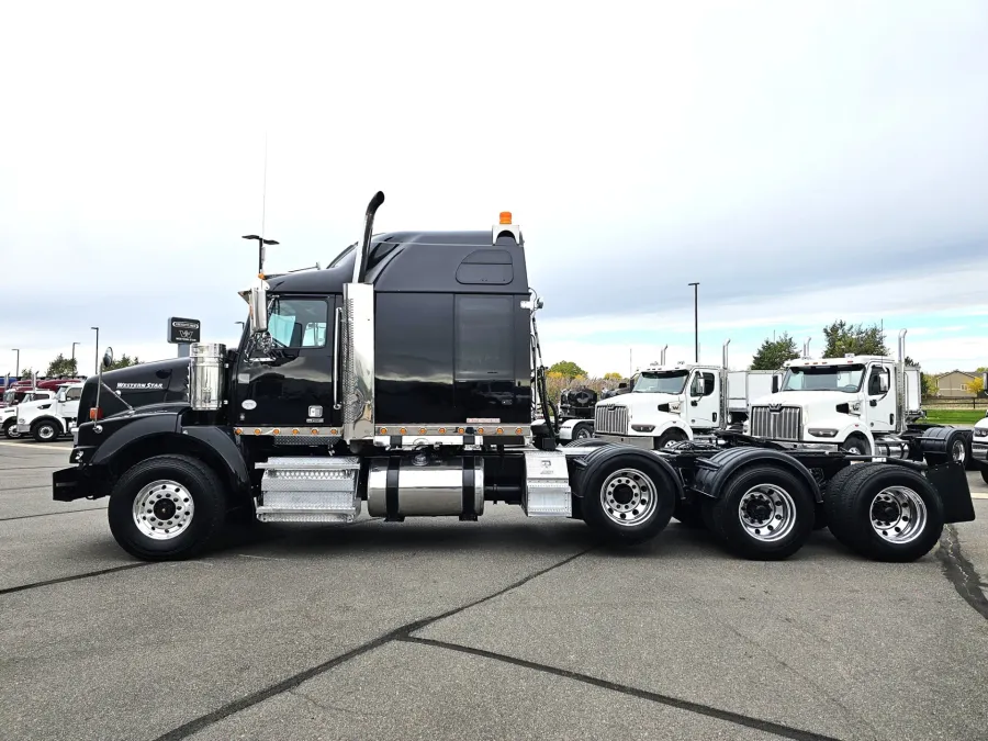 2021 Western Star 4900SA | Photo 10 of 29