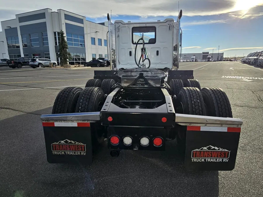 2023 Western Star 47X | Photo 7 of 18