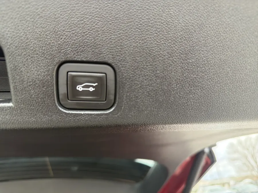 2025 Buick Enclave Preferred | Photo 9 of 24