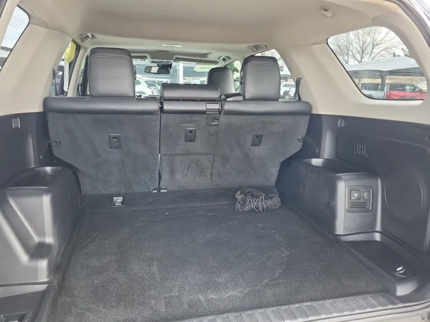 2022 Toyota 4Runner Limited | Photo 22 of 24