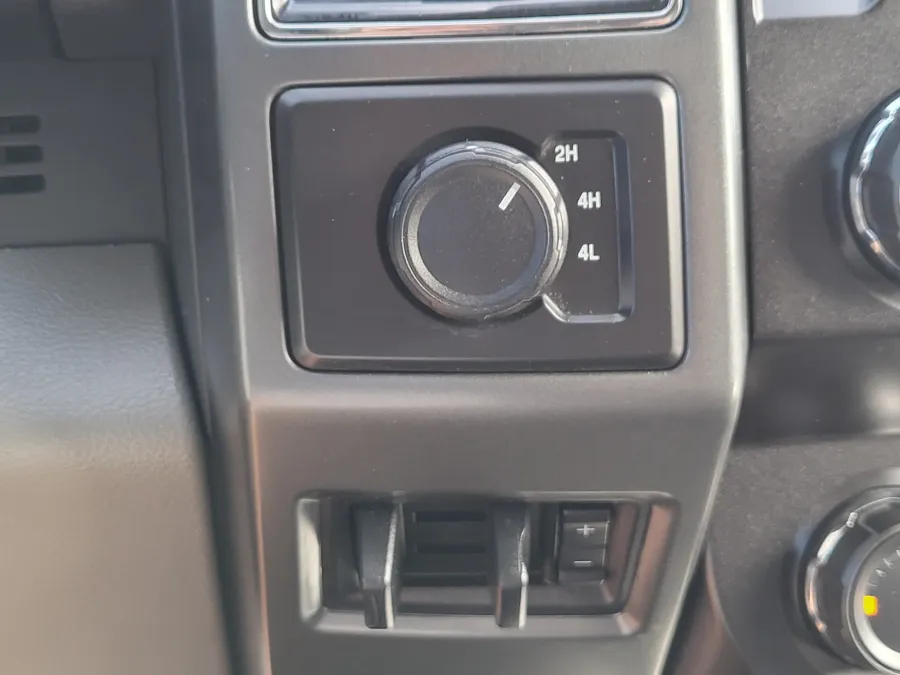 2022 Ford Super Duty F-550 | Photo 16 of 24