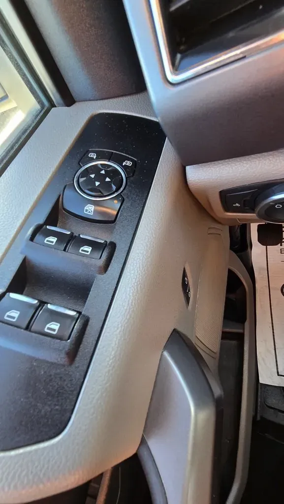 2022 Ford F-350 | Photo 10 of 24