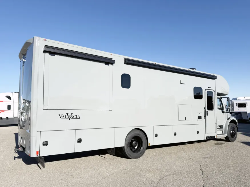 2026 Renegade Valencia 36SB | Photo 18 of 25