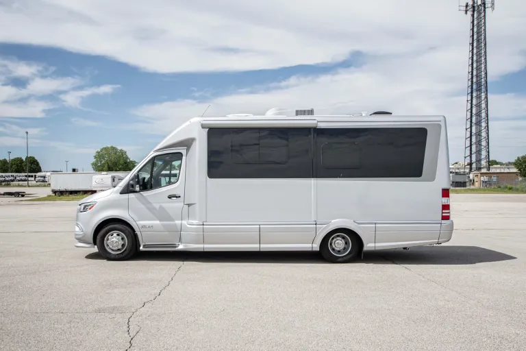 2025 Airstream Atlas Tommy Bahama E1 Pkg