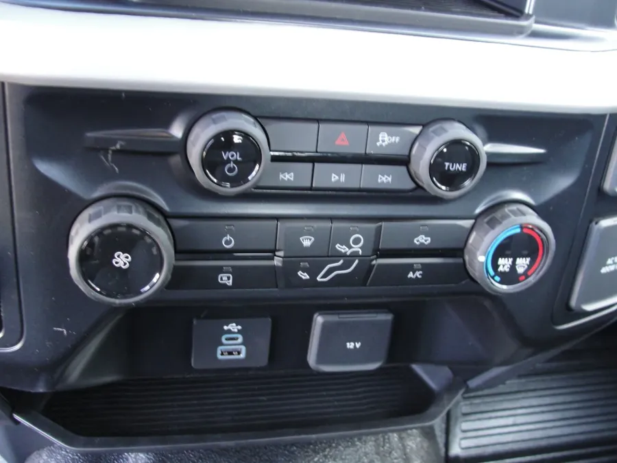 2026 Ford F-350 | Photo 11 of 16