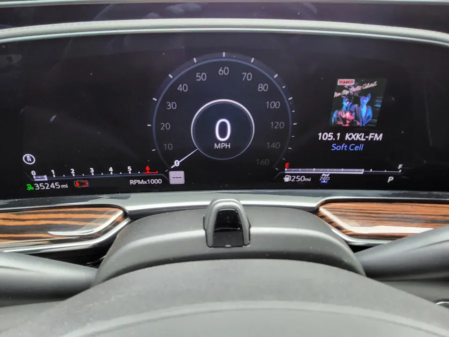 2024 Cadillac Escalade 4WD Premium Luxury | Photo 14 of 33