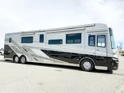 2022 Newmar King Aire 4531 | Thumbnail Photo 1 of 6
