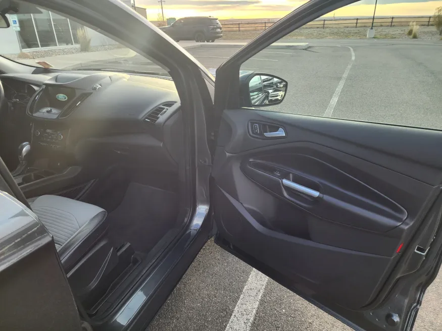 2019 Ford Escape SE | Photo 16 of 24