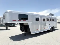 2026 Logan Coach Riot 4HGN | Thumbnail Photo 17 of 19
