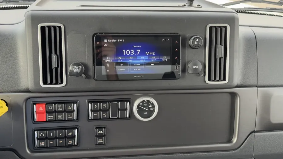 2026 Freightliner M2 106 | Photo 17 of 19