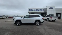 2024 Toyota Grand Highlander | Thumbnail Photo 1 of 33