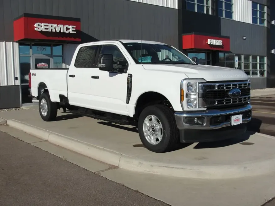 2026 Ford Super Duty F-350 XLT | Photo 12 of 24