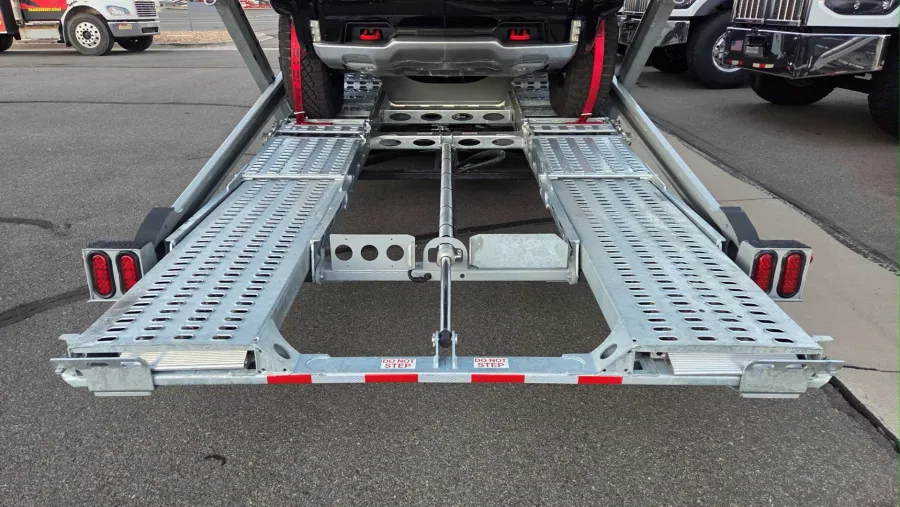 2026 Freightliner 114SD | Photo 17 of 44