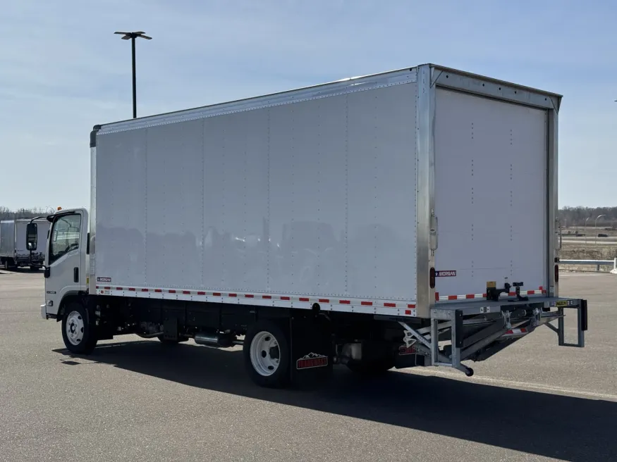 2025 Isuzu NRR | Photo 6 of 22