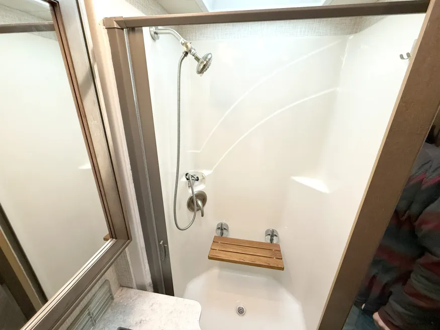 2022 Newmar Canyon Star 3722 | Photo 13 of 28