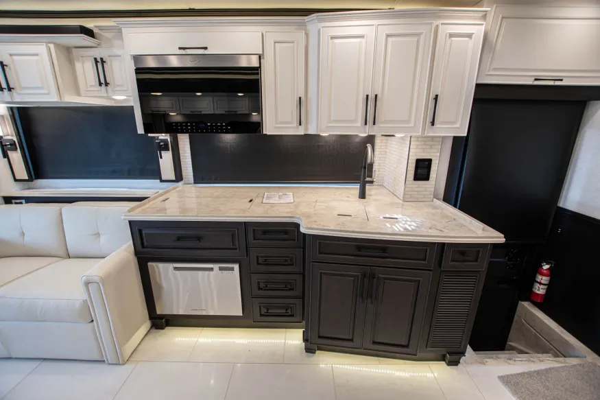 2026 Newmar Summit Aire 4505 | Photo 17 of 27