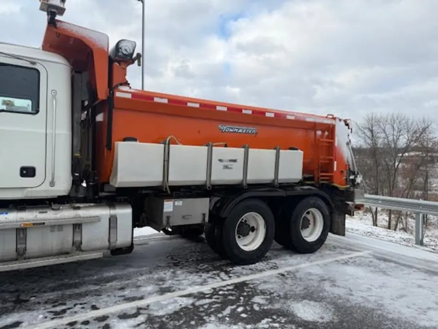 2016 Mack Granite | Photo 3 of 4