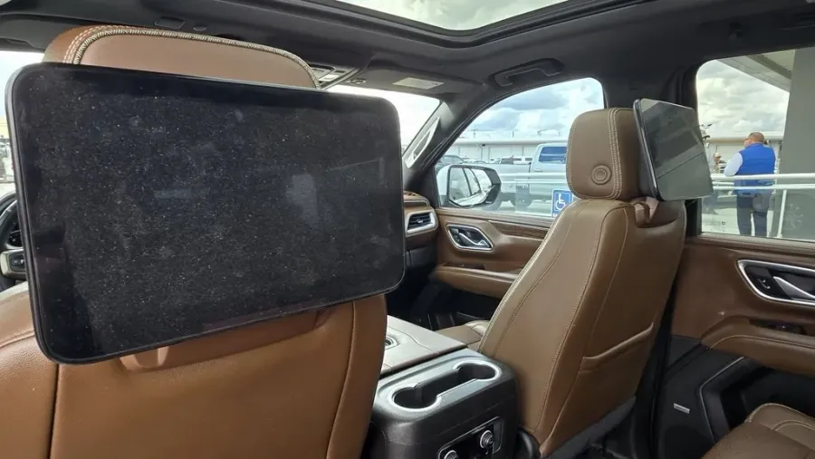 2021 Chevrolet Suburban | Photo 34 of 37