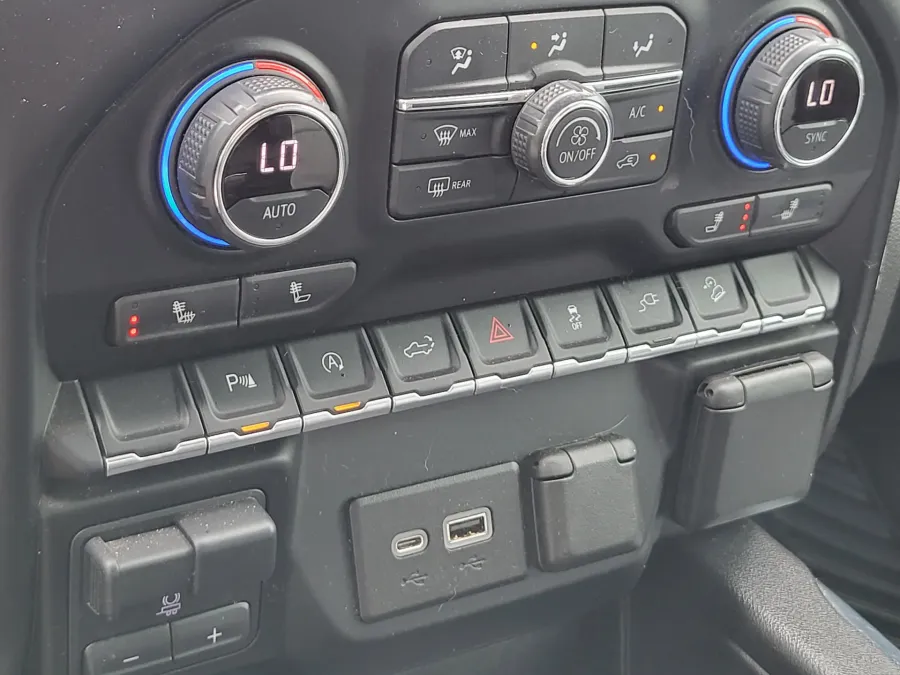 2021 Chevrolet Silverado 1500 RST | Photo 16 of 23