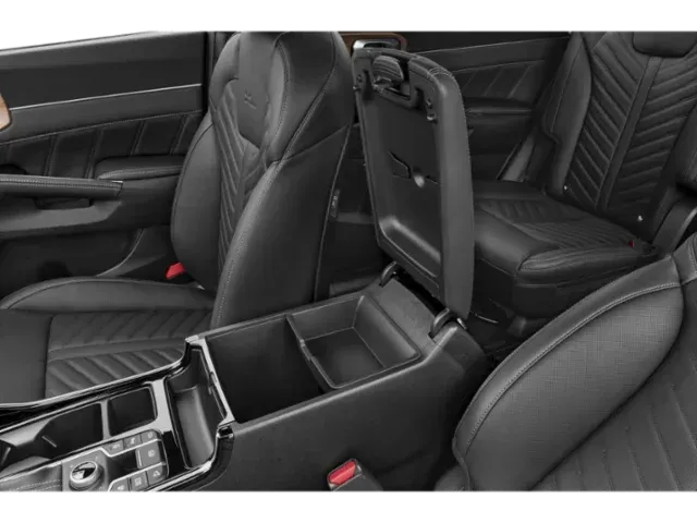 2024 Kia Sorento | Photo 10 of 13