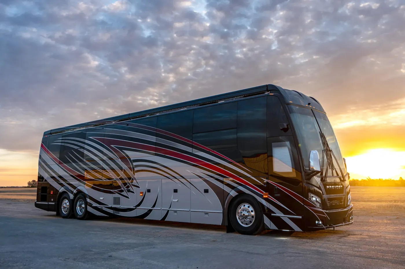 2026 Emerald Luxury Coaches Prevost H3-45 Triple Slide | Photo 2 of 20