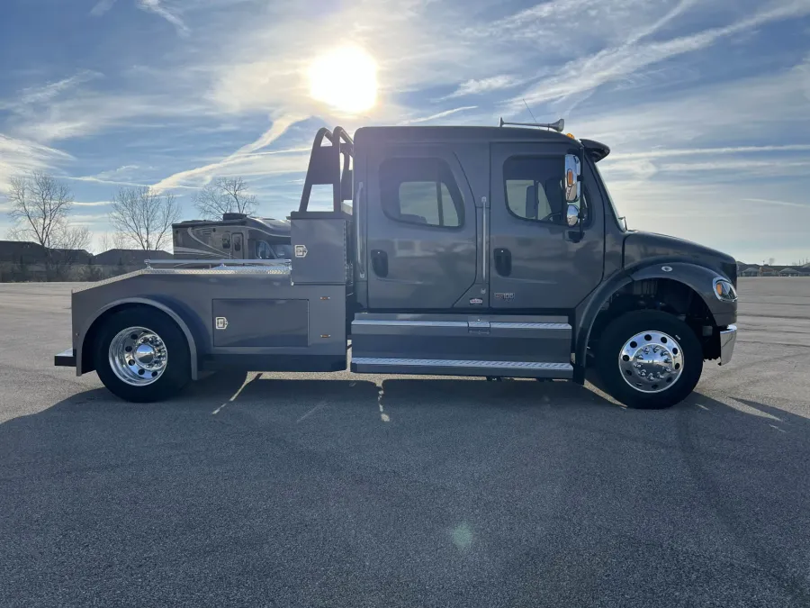 2024 Freightliner M2 106 Bolt | Photo 4 of 20