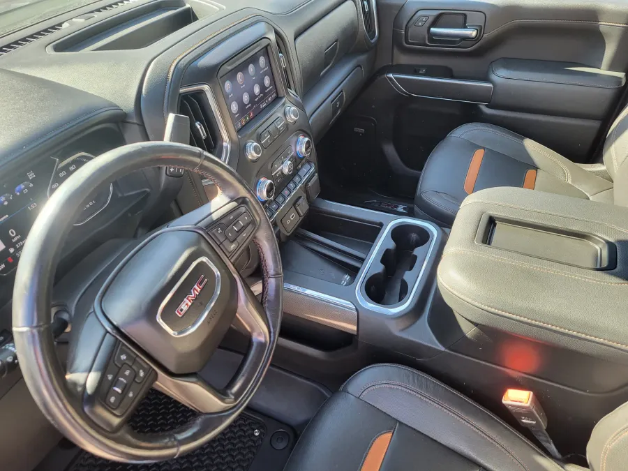 2022 GMC Sierra 3500HD AT4 | Photo 11 of 31